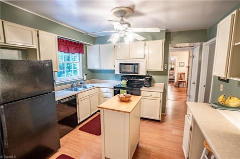 2215 Dover Pl, High Point, NC 27265 photo 10