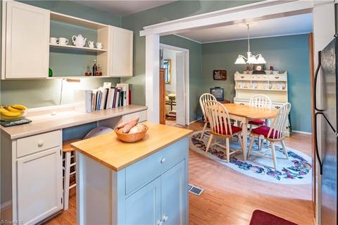2215 Dover Pl, High Point, NC 27265 photo 8