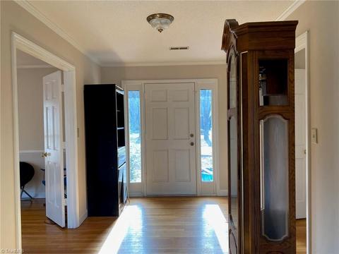 1907 Candelar Dr, High Point, NC 27265 photo 4