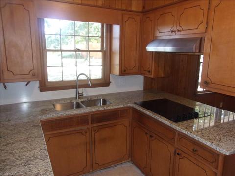 217 Rockspring Rd, High Point, NC 27262 photo 13