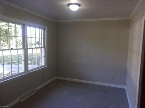 217 Rockspring Rd, High Point, NC 27262 photo 8