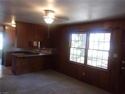 217 Rockspring Rd, High Point, NC 27262 photo 12