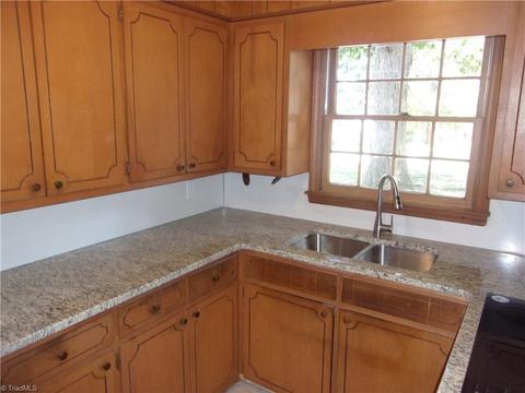 217 Rockspring Rd, High Point, NC 27262 photo 14