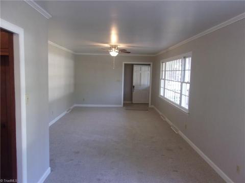 217 Rockspring Rd, High Point, NC 27262 photo 4