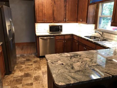 524 E Devon Dr, Mount Airy, NC 27030 photo 9