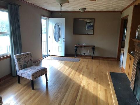 524 E Devon Dr, Mount Airy, NC 27030 photo 16