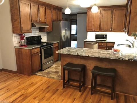 524 E Devon Dr, Mount Airy, NC 27030 photo 11