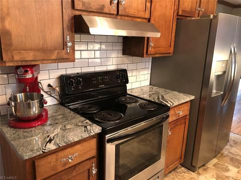 524 E Devon Dr, Mount Airy, NC 27030 photo 6