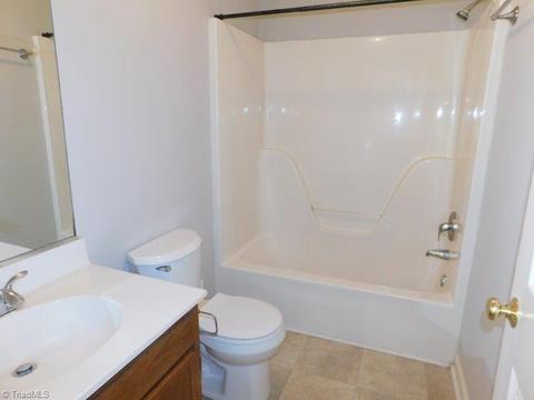 4004 Loch Mere Rd, High Point, NC 27265 photo 17