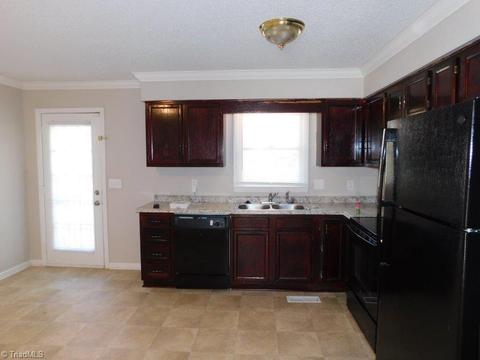 4004 Loch Mere Rd, High Point, NC 27265 photo 7