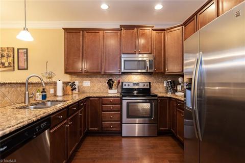 660 Nikyle Cir, High Point, NC 27265 photo 7
