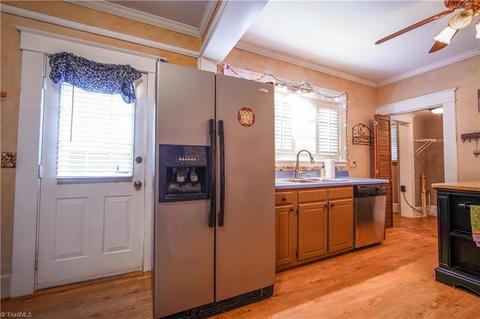 2633 Walker Ave, Greensboro, NC 27403 photo 9