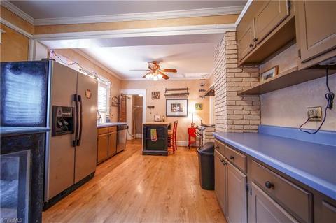 2633 Walker Ave, Greensboro, NC 27403 photo 8