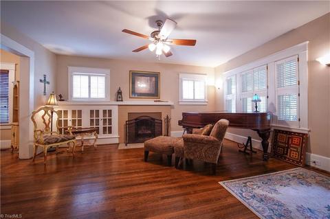 2633 Walker Ave, Greensboro, NC 27403 photo 4