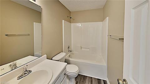2921 Foliage Ln, High Point, NC 27265 photo 14