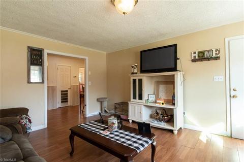 206-208 Pine St, Thomasville, NC 27360 photo 17