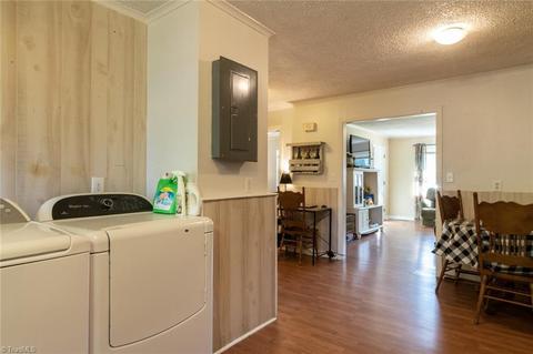 206-208 Pine St, Thomasville, NC 27360 photo 25