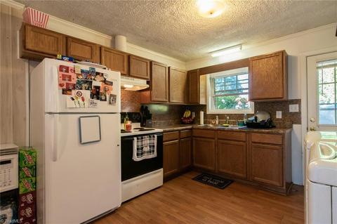 206-208 Pine St, Thomasville, NC 27360 photo 14