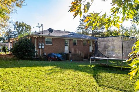 206-208 Pine St, Thomasville, NC 27360 photo 10