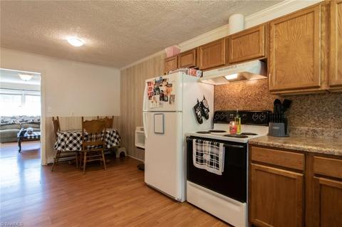 206-208 Pine St, Thomasville, NC 27360 photo 18