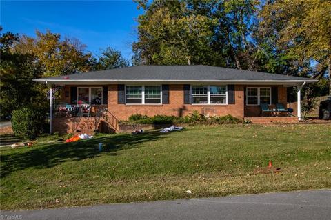 206-208 Pine St, Thomasville, NC 27360 photo 4