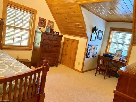 315 Old Forge Rd, Pilot Mountain, NC 27041 photo 17