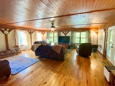 315 Old Forge Rd, Pilot Mountain, NC 27041 photo 13