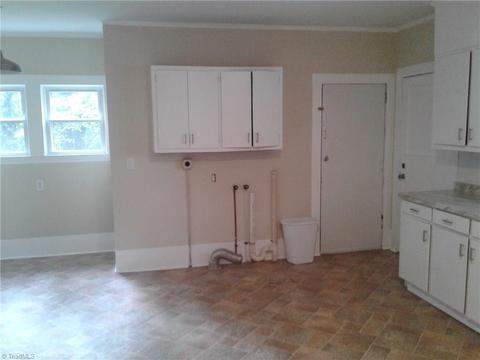 830 Circle Dr, High Point, NC 27262 photo 8