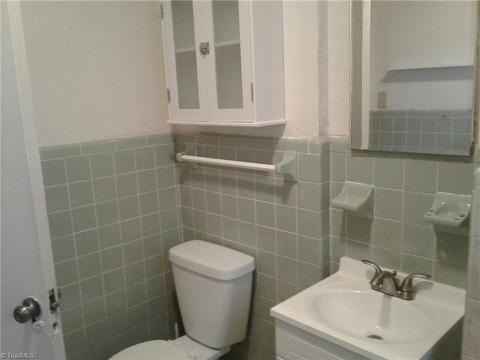 830 Circle Dr, High Point, NC 27262 photo 5