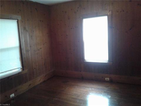 830 Circle Dr, High Point, NC 27262 photo 6