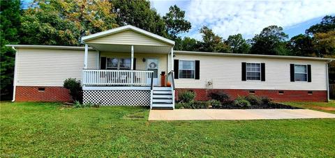 2918 Eagle Point Dr, Trinity, NC 27370 photo 2