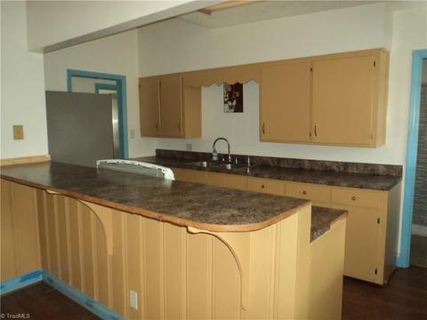 300 E Moore Ave, High Point, NC 27263 photo 7