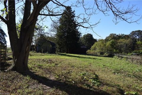1391 E Memorial Hwy, Harmony, NC 28634 photo 9