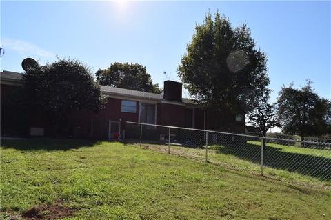 1391 E Memorial Hwy, Harmony, NC 28634 photo 3