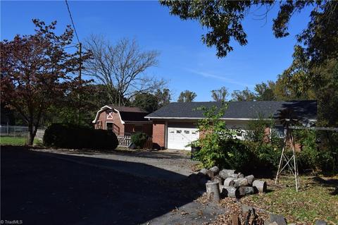1391 E Memorial Hwy, Harmony, NC 28634 photo 6