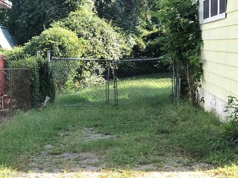 306 Friddle Dr, High Point, NC 27260 photo 2