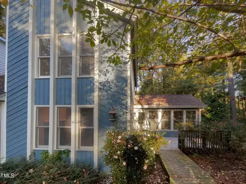 6011 Applewood Ln, Raleigh, NC 27609