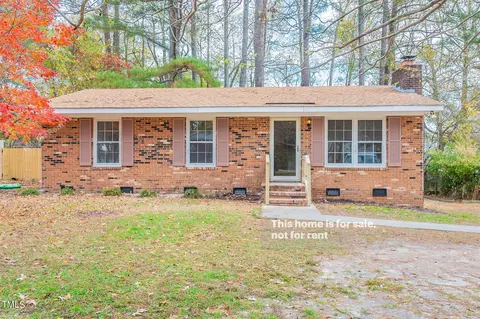 804 N Lee St, Zebulon, NC 27597
