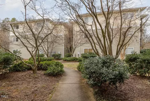 303 Smith Level Rd #B14, Chapel Hill, NC 27516