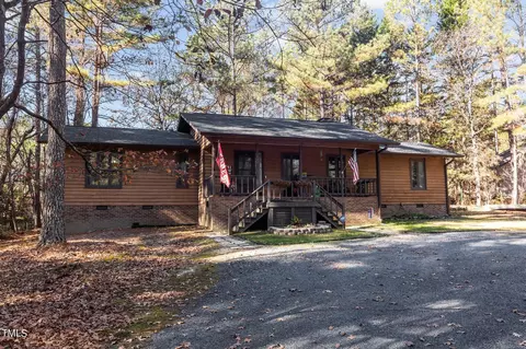 112 Primrose Cir, Seven Lakes, NC 27376