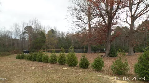 122 Daniel Farm Dr, Benson, NC 27504 photo 5