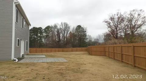 122 Daniel Farm Dr, Benson, NC 27504 photo 3
