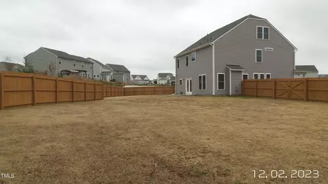 122 Daniel Farm Dr, Benson, NC 27504 photo 4