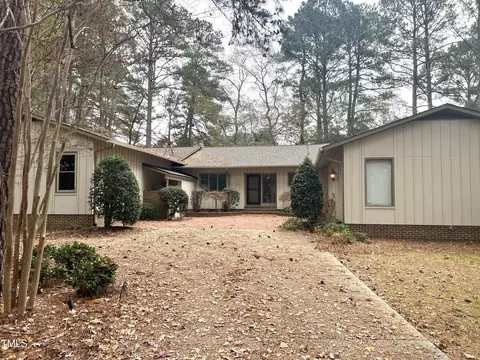 206 St Andrews Ln, Cary, NC 27511