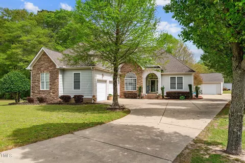 420 Cottle Lake Dr, Coats, NC 27521