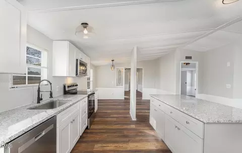 146 Hobson, Dunn, NC 28334