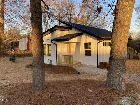 795 Lakeside Ave, Burlington, NC 27217