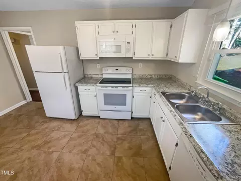 7553 Stuart Dr, Raleigh, NC 27615 photo 8