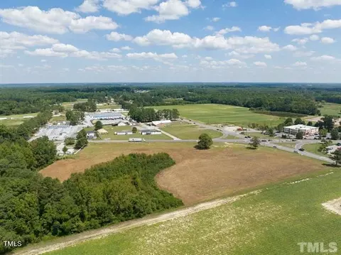 13499 Nc-210, Benson, NC 27504 photo 3