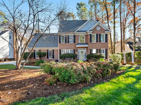 100 Kettlewell Ct, Cary, NC 27519
